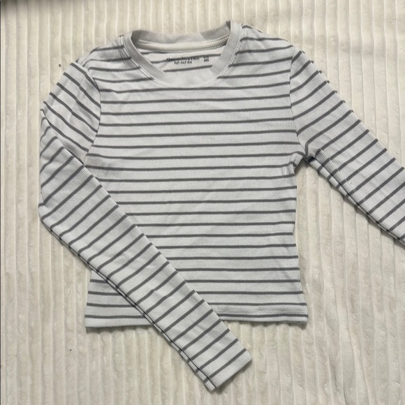 abercrombie & fitch longsleeve - Picture 1 of 3